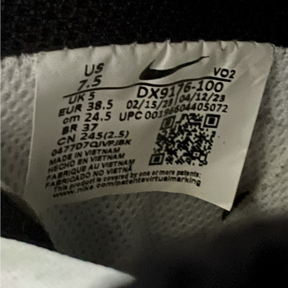 Nike Gamma Force Women’s 7.5 Sneakers - Picture 8 of 8